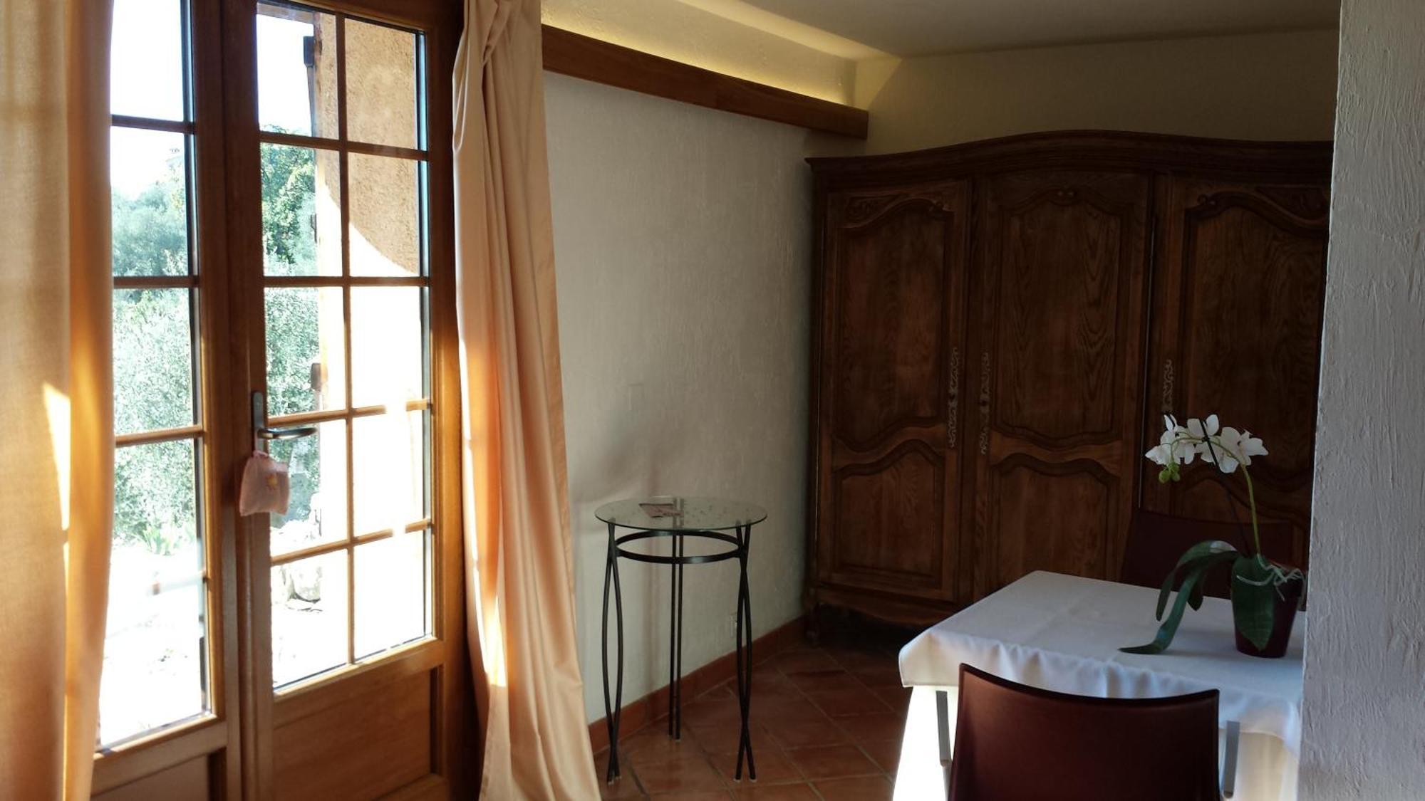 Bed and Breakfast La Bergerie St Antoine Speracedes Номер фото